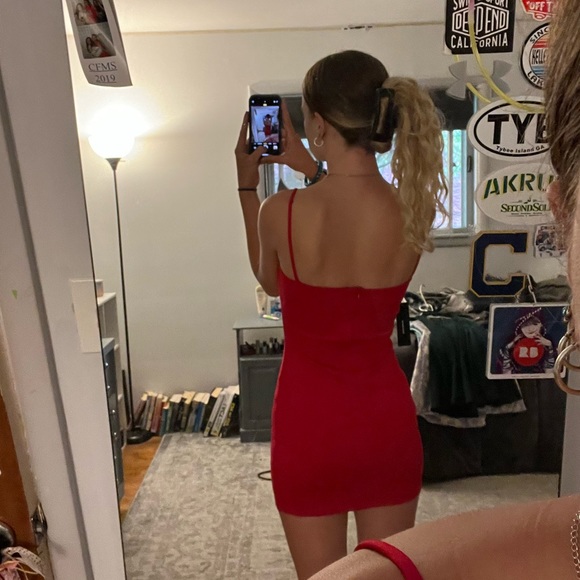 LULU’S BRAND NEW RED DRESS W/TAGS - Picture 2 of 5
